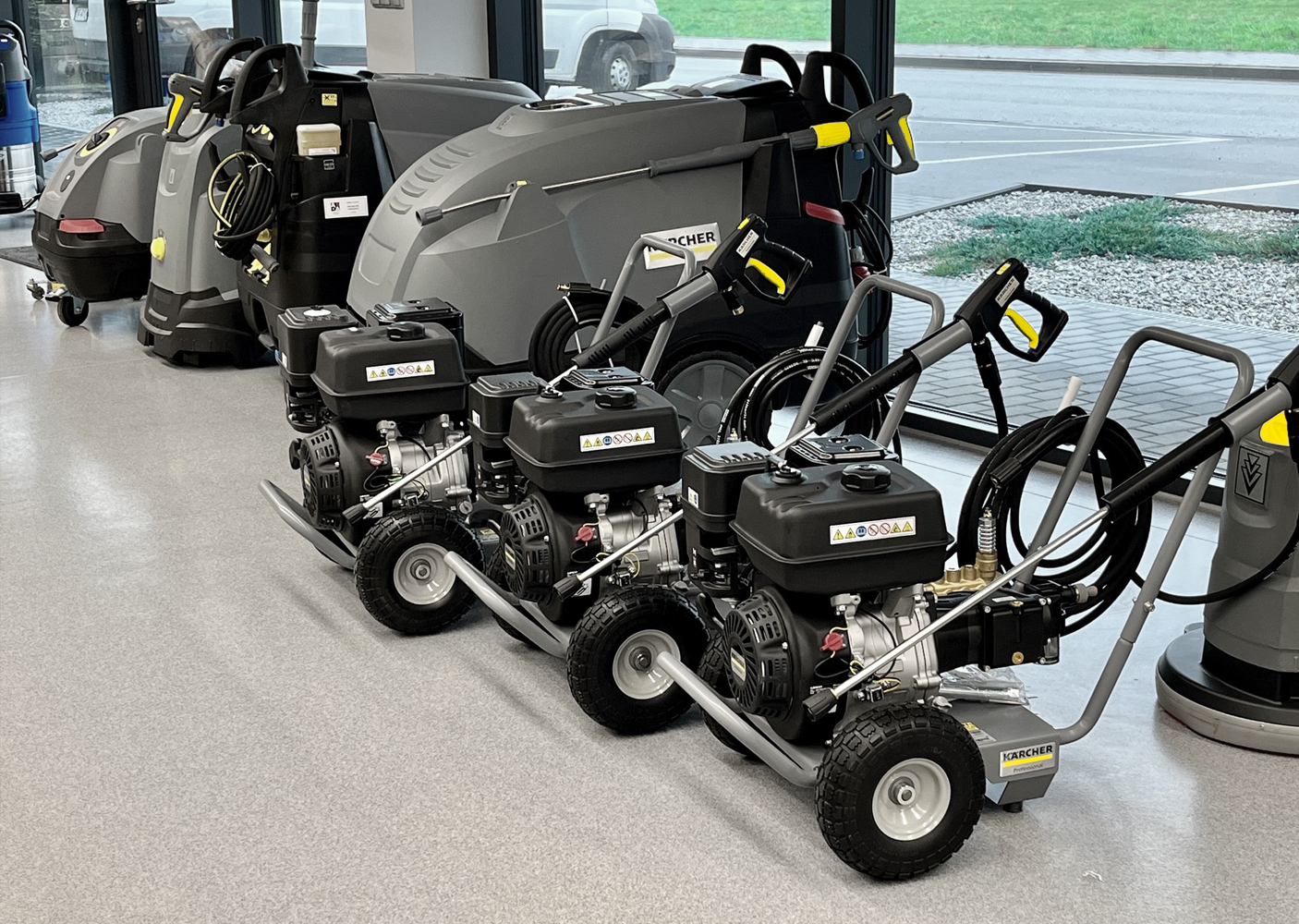 Profesjonalne czyszczenie kostki brukowej